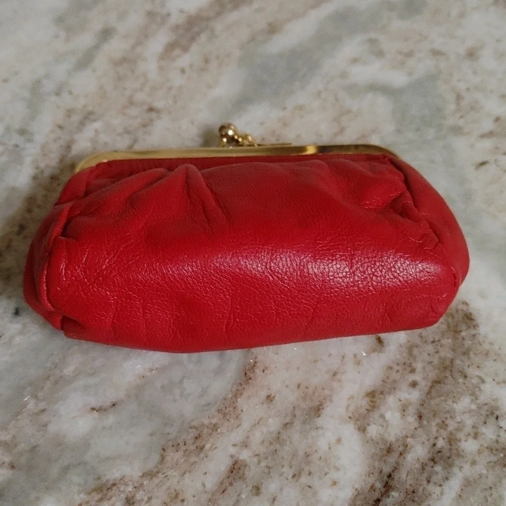 VTG Red Lambskin Leather Liverpool Brand Change Purse Wallet Kiss Clasp
